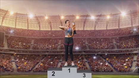 mujer ganadora en el podio