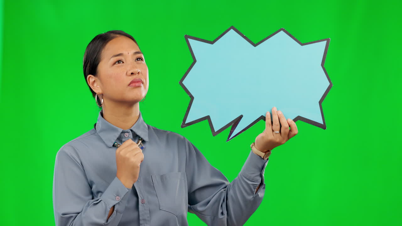 아시아 여성, 생각과 말 거품 초록색에