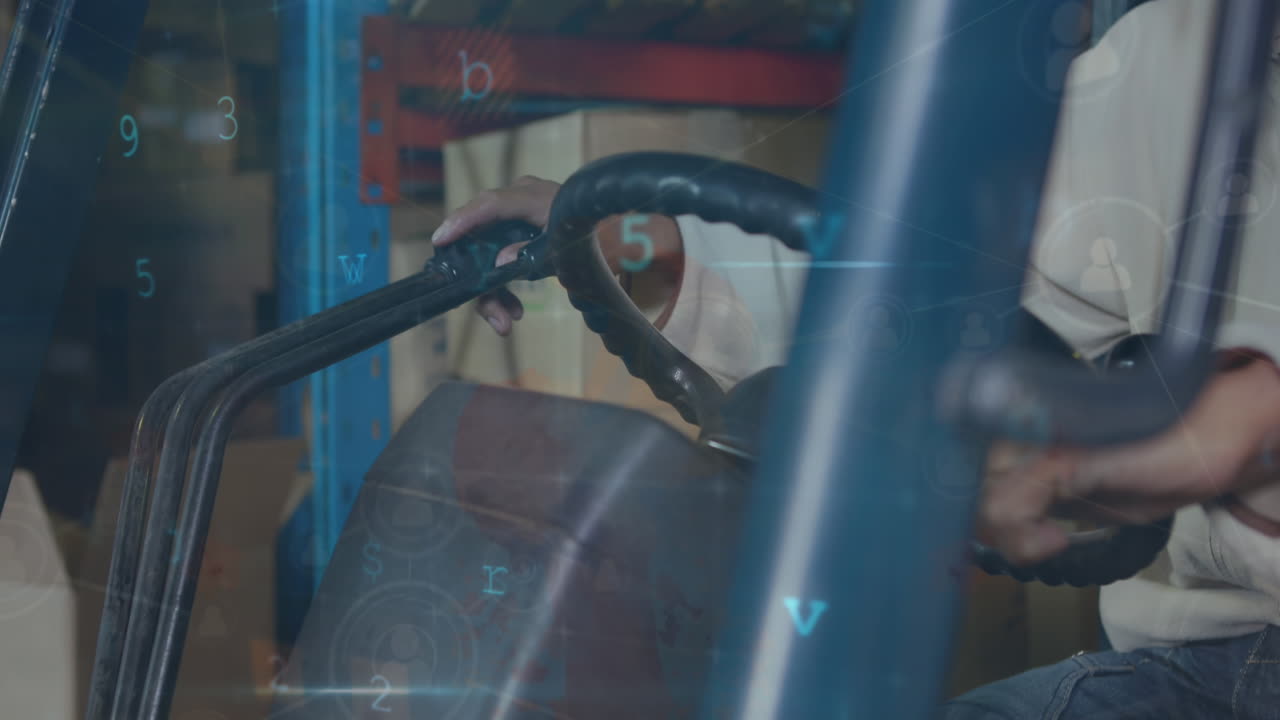 animación del procesamiento de datos sobre un trabajador masculino biracial en un almacén.