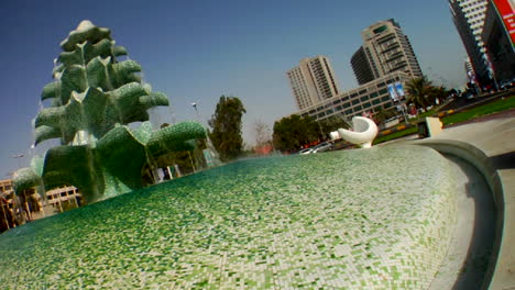 lapso de tiempo de edificios modernos y rascacielos en abu dhabi en los emiratos árabes unidos 1