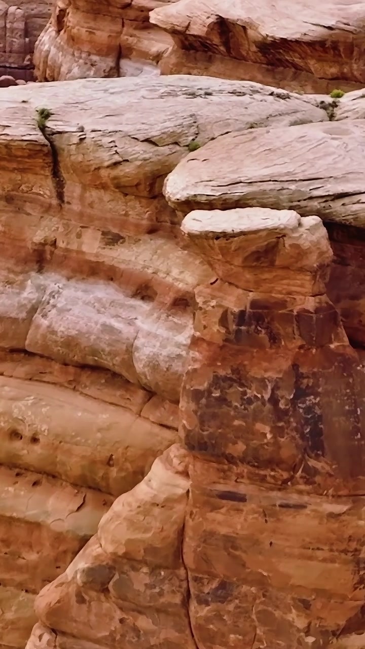 Vistas del valle de Moab en Utah que muestran formaciones rocosas y paisajes naturales