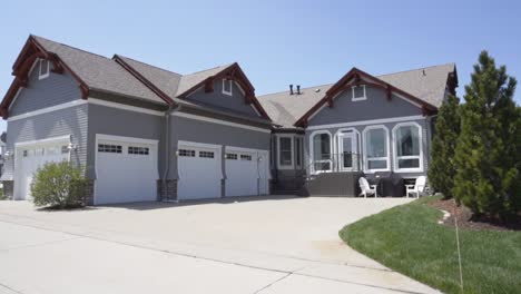 Suburban-home-with-4-car-garage-stall