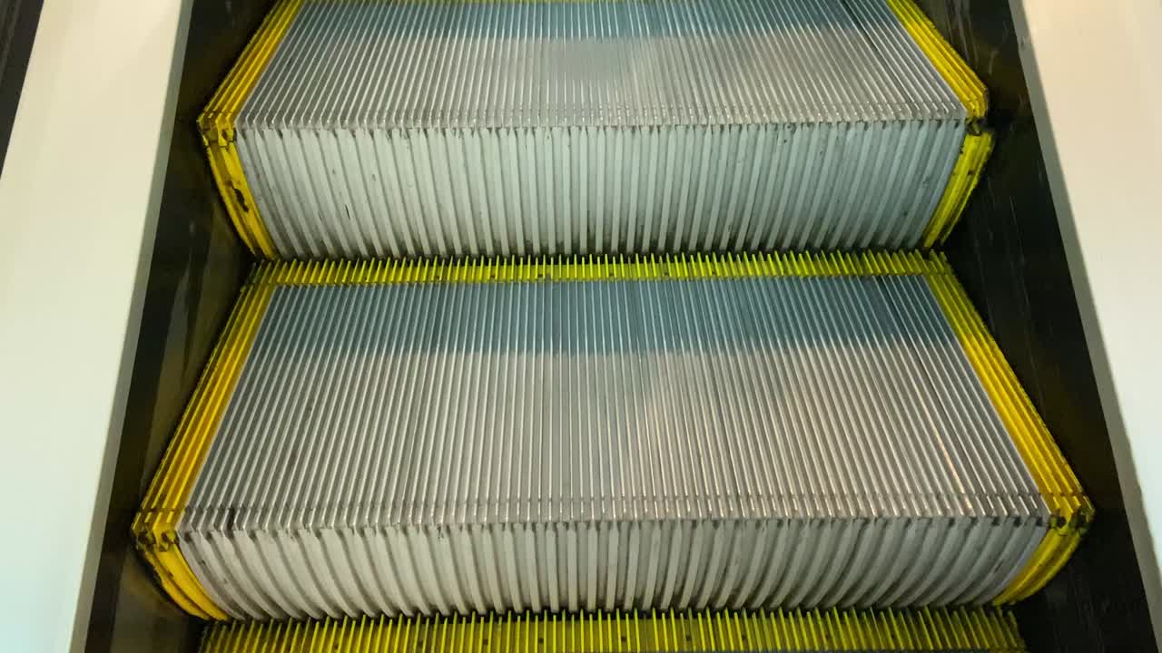 에스컬레이터 - 올라가는