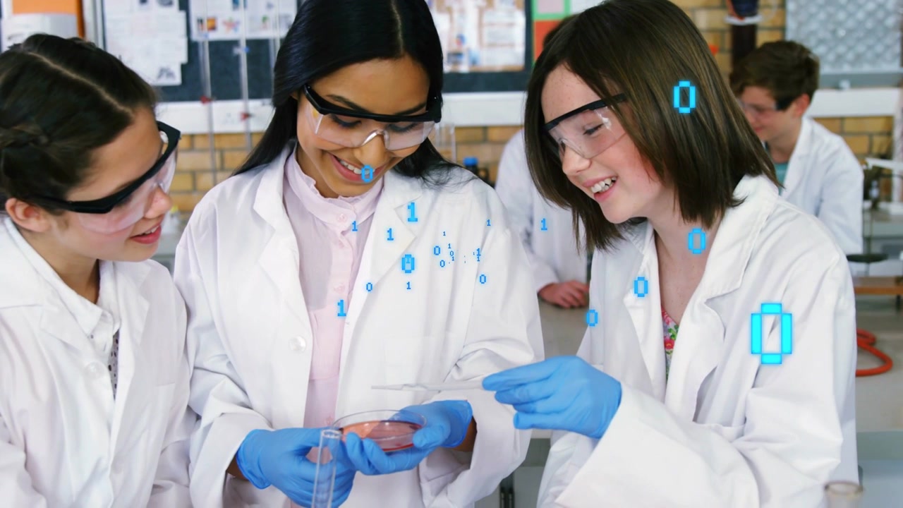 Colleghi in un centro di laboratorio che tengono una capsula di Petri, uno a destra che usa una pipetta, che operano in laboratorio con una sovrapposizione binaria.