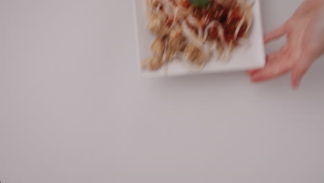 fideos de pollo salteados