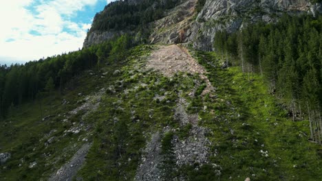 Volando-A-Una-Montaña-En-Austria