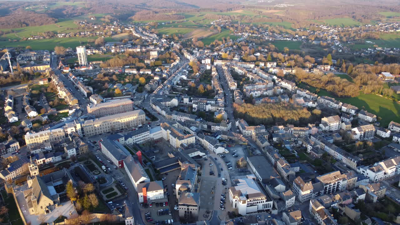 유럽 의 한 도시 의 공중 에서 볼 수 있는 모습