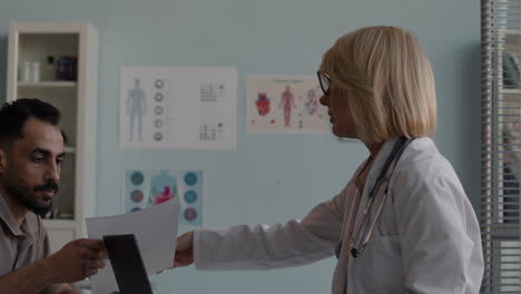 medical consultation between doctor and patient