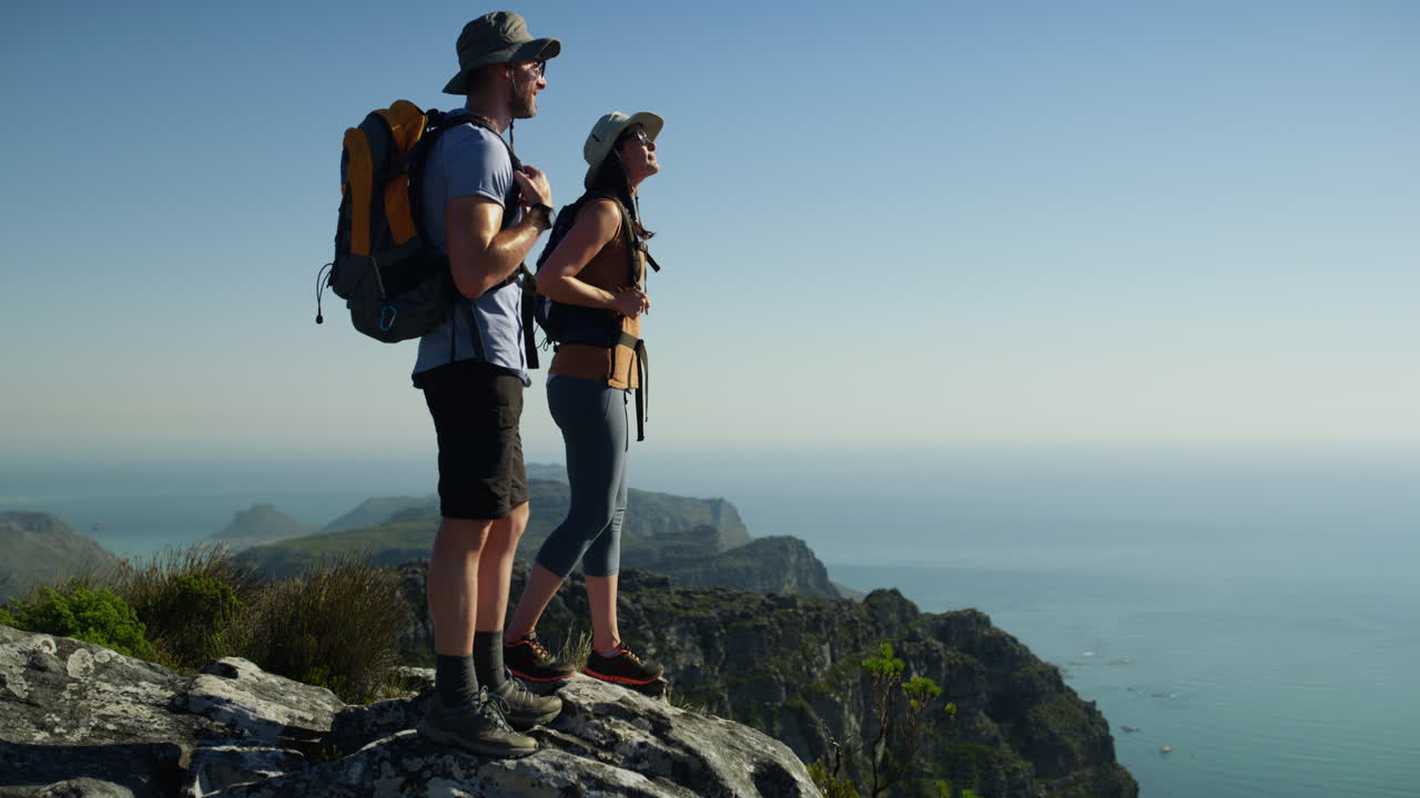 todos tenemos montañas que conquistar.