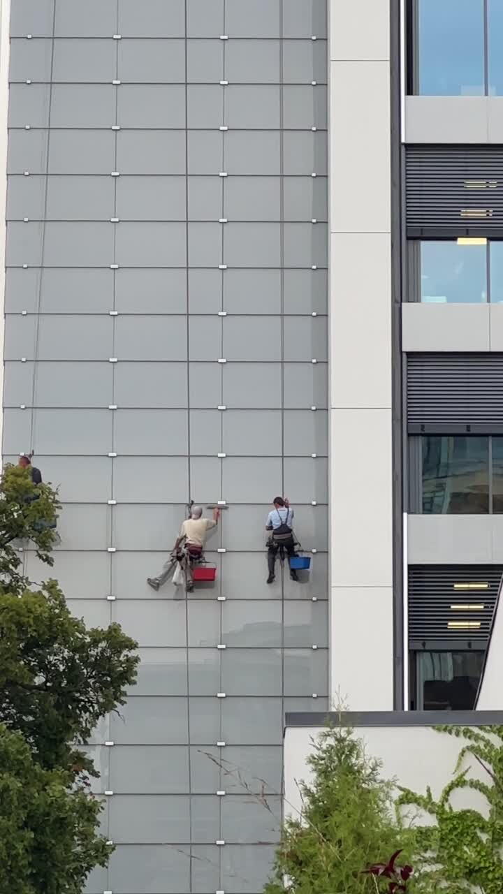 Pulizia della facciata di un edificio