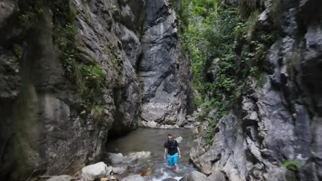 Wandern-Canyon-River-Drohne-Fliegen