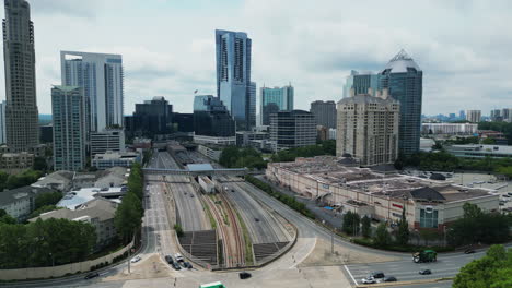 volar sobre la infraestructura de transporte en la ciudad