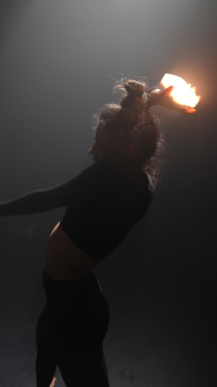 espectáculo de danza contemporánea con luz