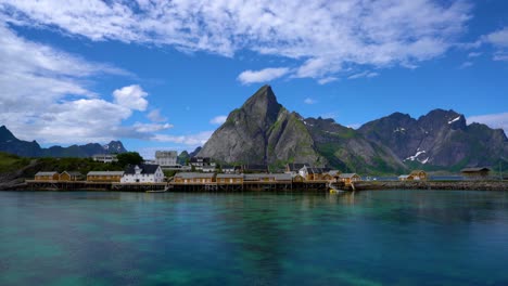 Panorama-Lofoten-archipelago-islands