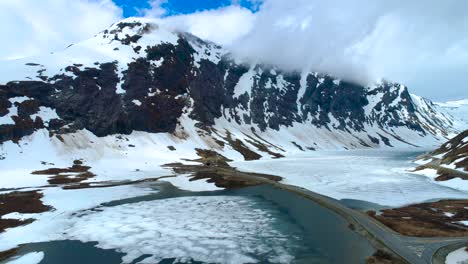 Imágenes-Aéreas-Hermosa-Naturaleza-Noruega.