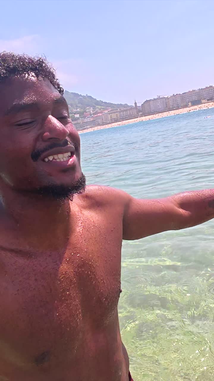 Man enjoying the ocean