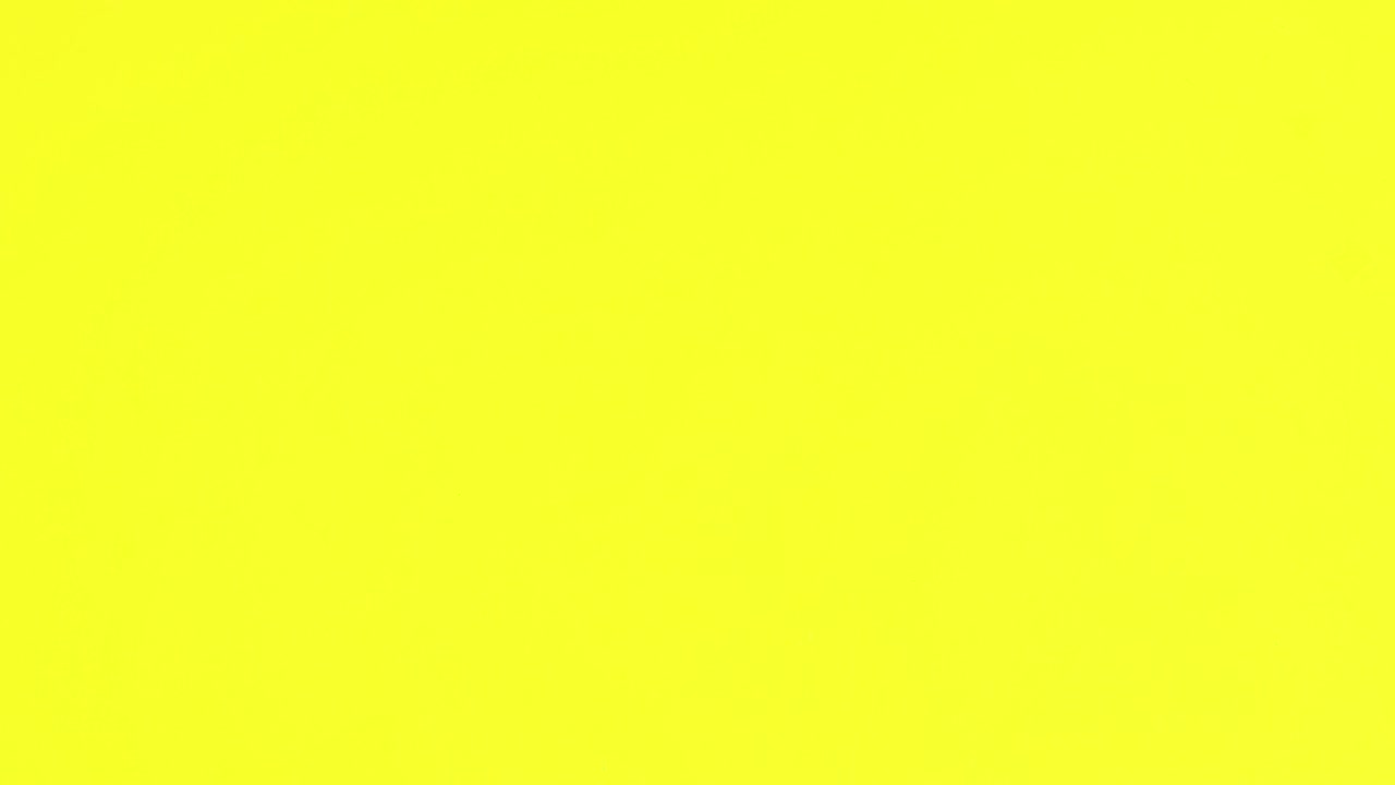 cuatro marcos blancos para el texto con flores blancas aparecen en el tema amarillo.