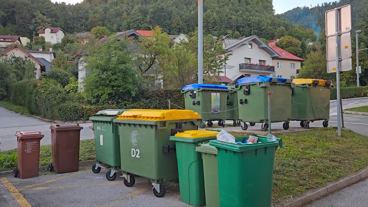 Household Trash Collection Containers, Coloured Waste Management Storage