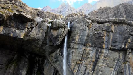 Luftaufnahmen-Des-Gavarnie-Wasserfalls-In-Den-Französischen-Pyrenäen