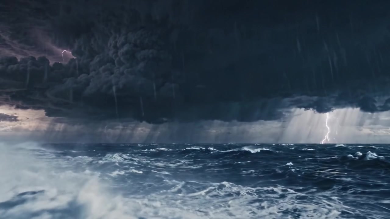 Ein dramatisches Schauspiel der Wut der Natur: Dunkle Wolken, raue See und ferne Blitze schaffen eine kraftvolle Atmosphäre über den wogenden Ozeanwellen