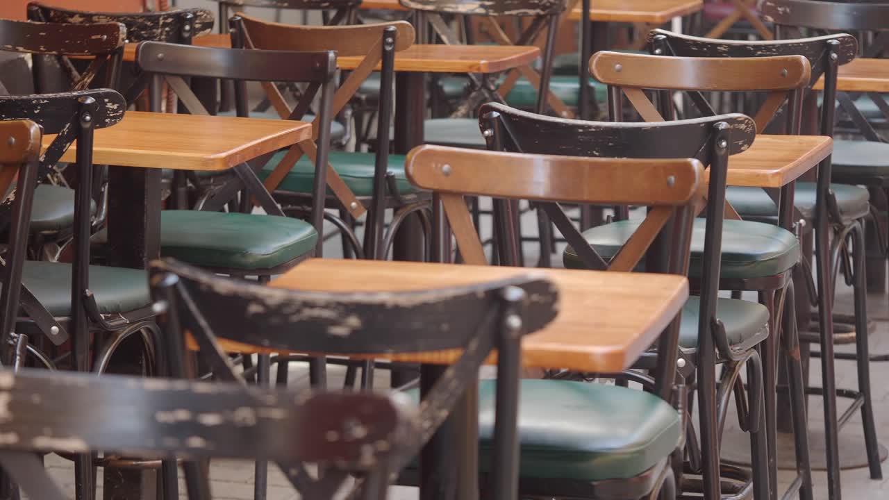 Outdoor Cafe Seating