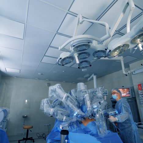 surgery performing by robotic arm