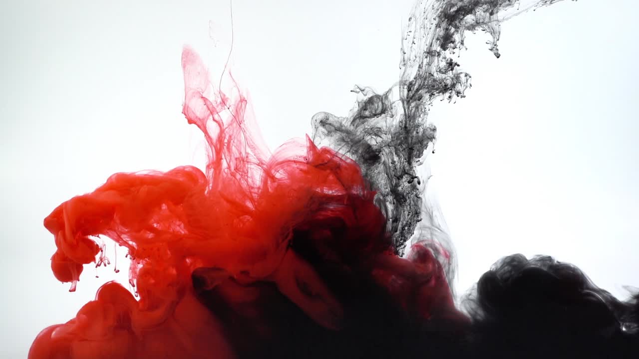 Colori. Forme astratte. Riprese su sfondo bianco