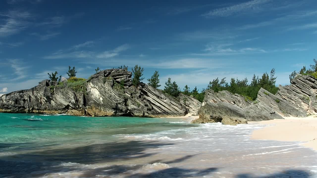 Stonehole Bay Beach is a lovely beach on the South Shore coastline of Bermuda