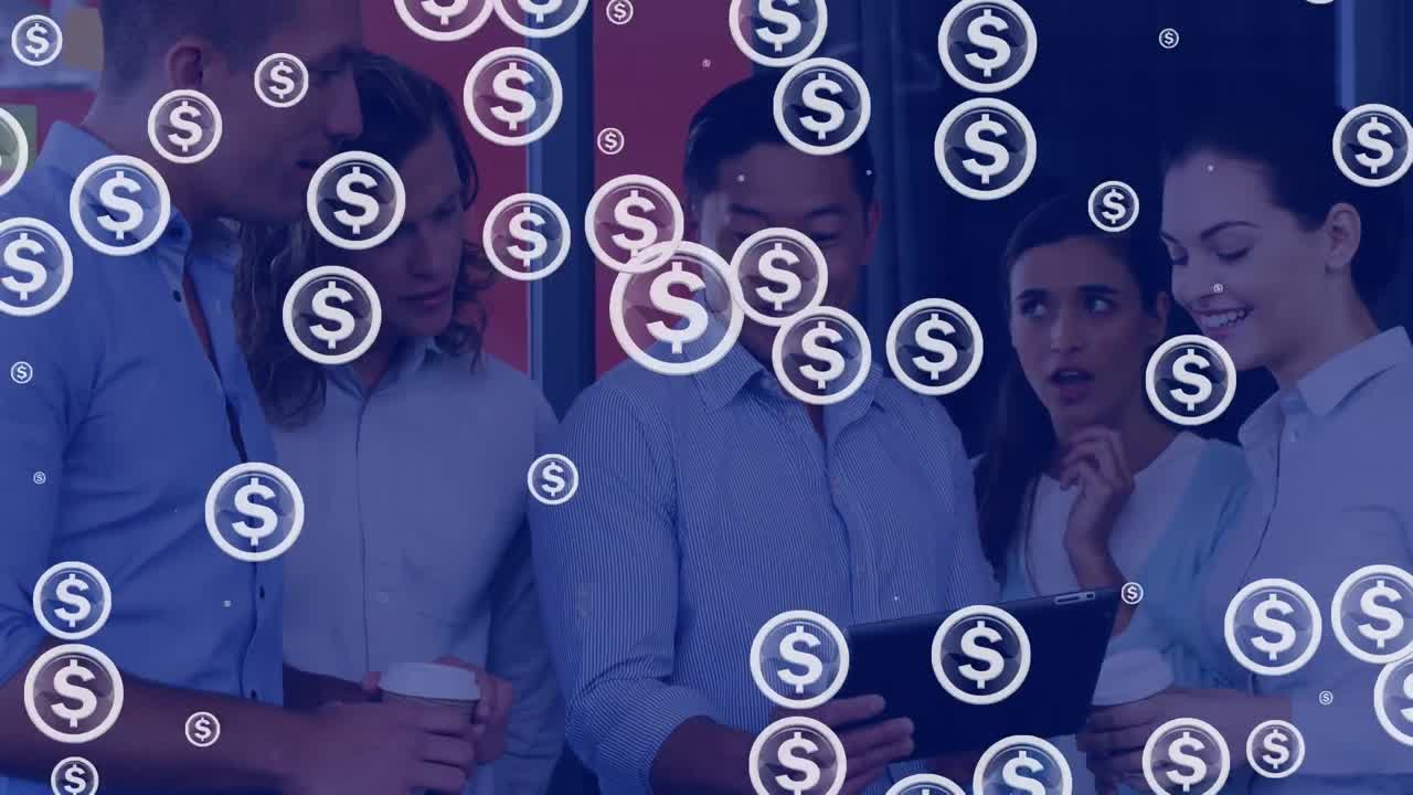 animación de signos de dólar cayendo sobre un grupo diverso de personas de negocios