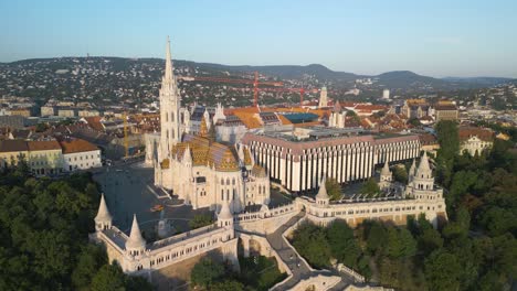 Cinematic-Orbiting-Drone-Shot-Above-Fisherman's-Bastion,-Matthias-Church