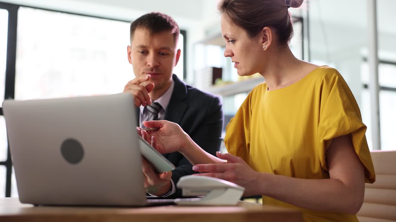 Business Meeting and Collaboration in the Office