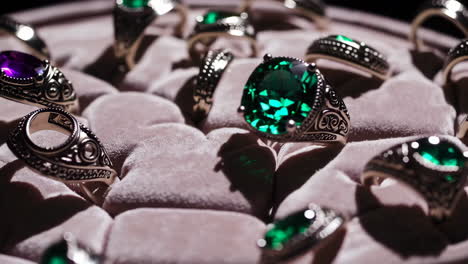 elegant silver rings with emerald gems
