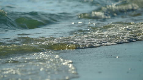 olas en la playa