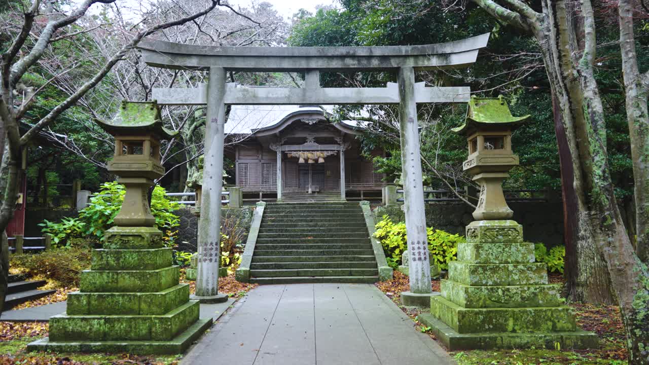 Yurahime Shrine, Lanterns Covers in Moss on Remote Shimane Islands, Japan