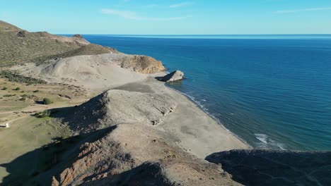 Playa-De-Monsul-Beach-En-El-Parque-Nacional-Cabo-De-Gata,-Almería,-Andalucía,-España---Antena-4k