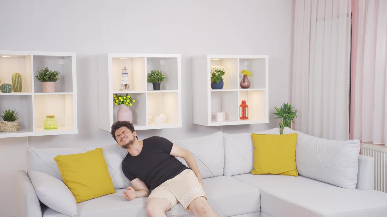 근육  ⁇ 어리로 부상을 입은 남자