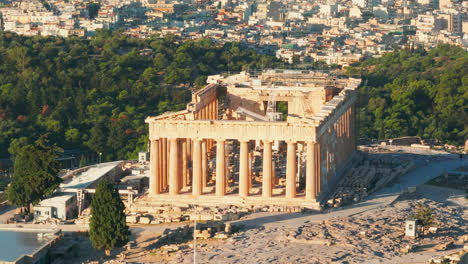 Toma-Aérea-Apretada-De-La-Acrópolis-De-Atenas