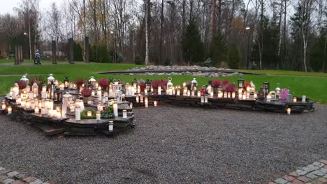 Memorial-Grove-Auf-Dem-Friedhof-In-Nordeuropa