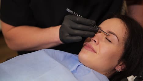 eyebrow threading procedure