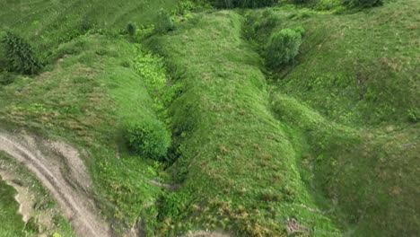 Luftaufnahmen-Eines-Dorfes-In-Einem-Berg,-Sinaia,-Rumänien