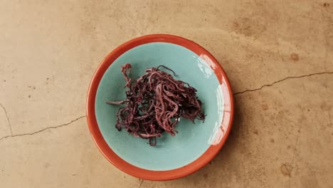 dried sea moss in a bowl