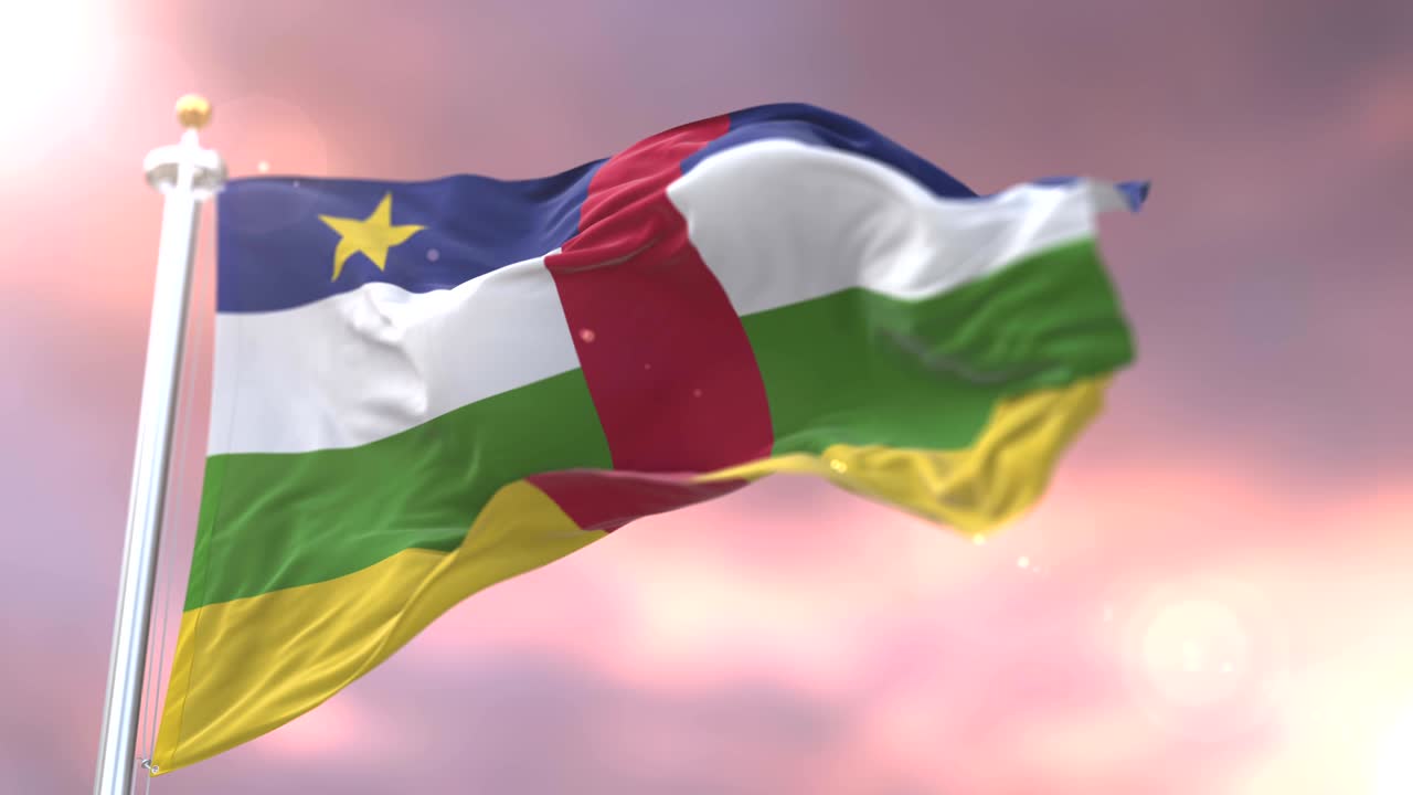 bandera de la república centroafricana ondeando en el viento al atardecer, bucle