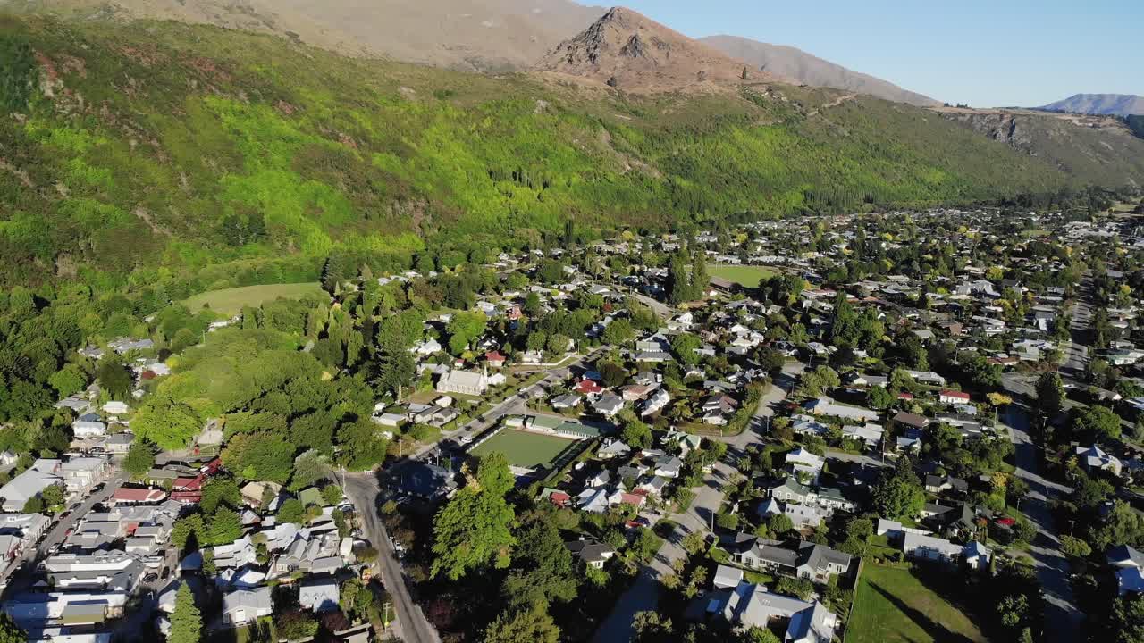 피스투레스크의 공중 도시 풍경 아름다운 위치에 있는 작은 역사적인 마을