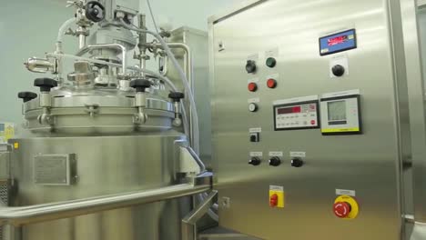 mezclador industrial y panel de control