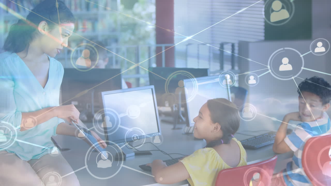 animación de la red de conexiones entre diversos alumnos y profesores que utilizan computadoras en la escuela