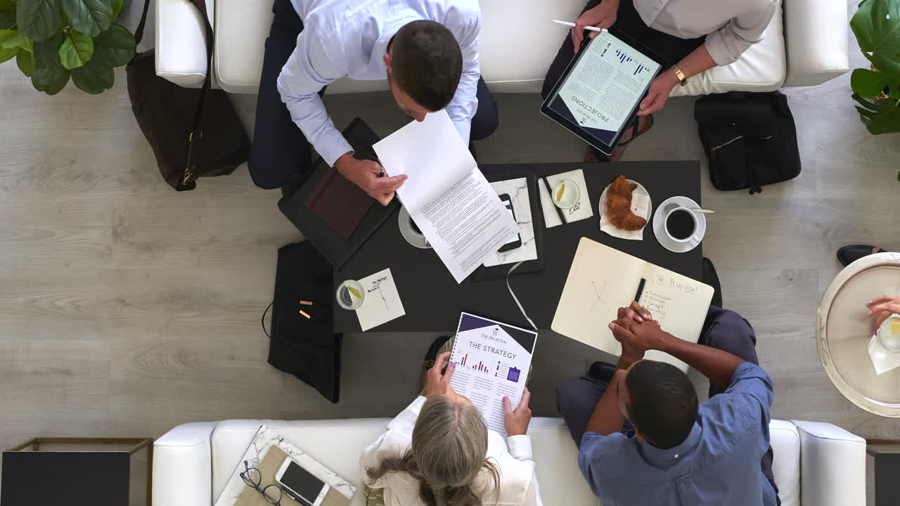 vista desde arriba, gente de negocios y timelapse