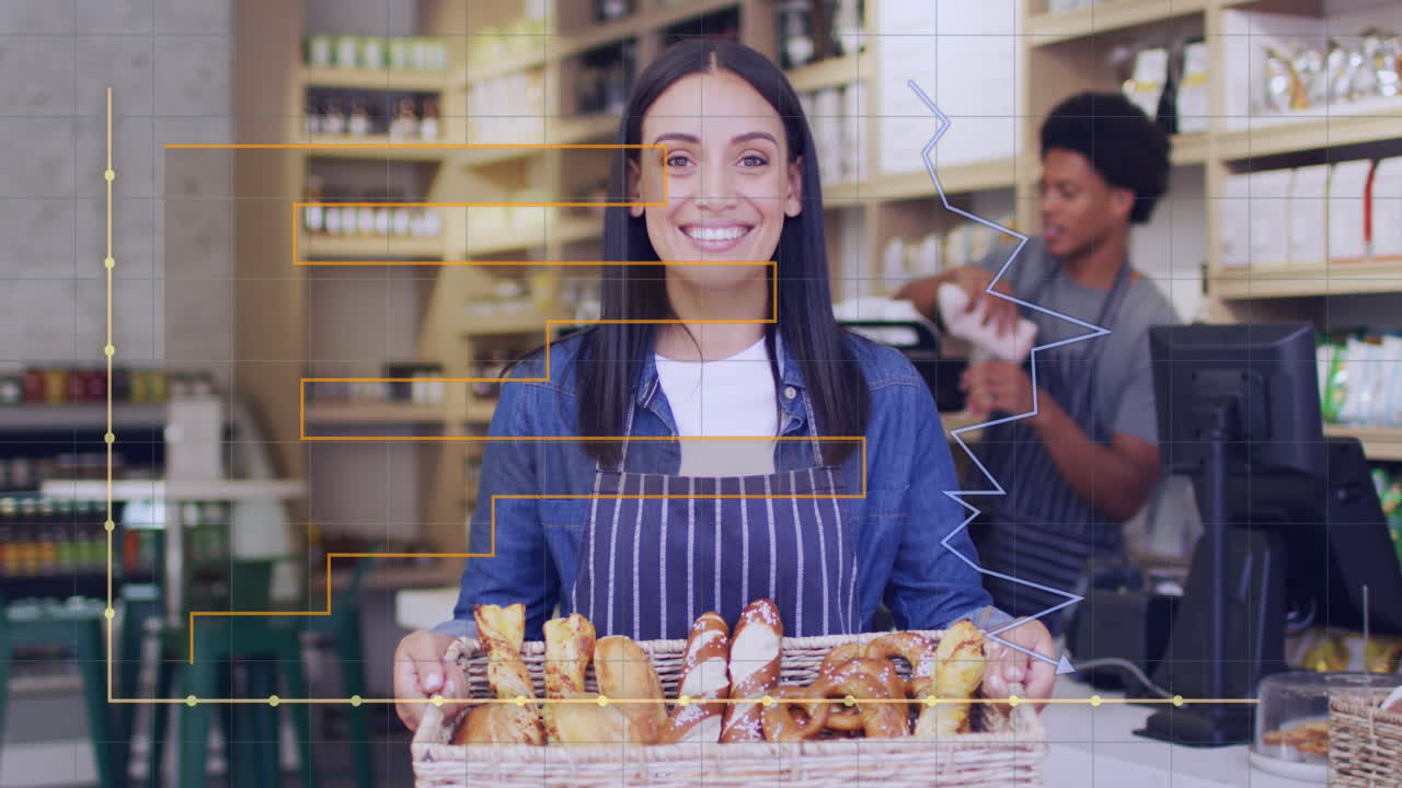 animación del procesamiento de datos sobre la asistente de tienda caucásica sonriendo.