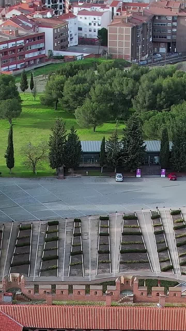 Castle of La Mota courtyard and city view