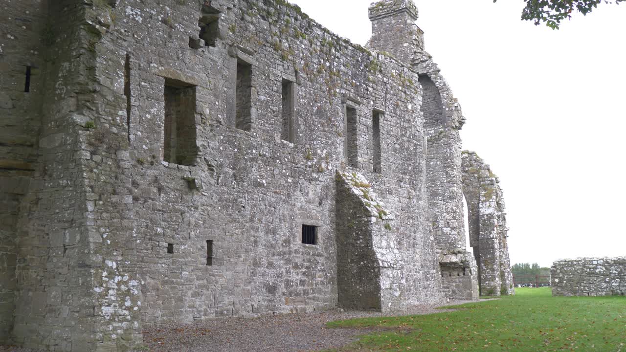 Storica abbazia di Bective - Abbazia cistercense sul fiume Boyne a Bective, nella contea di Meath, in Irlanda. Scatto statico