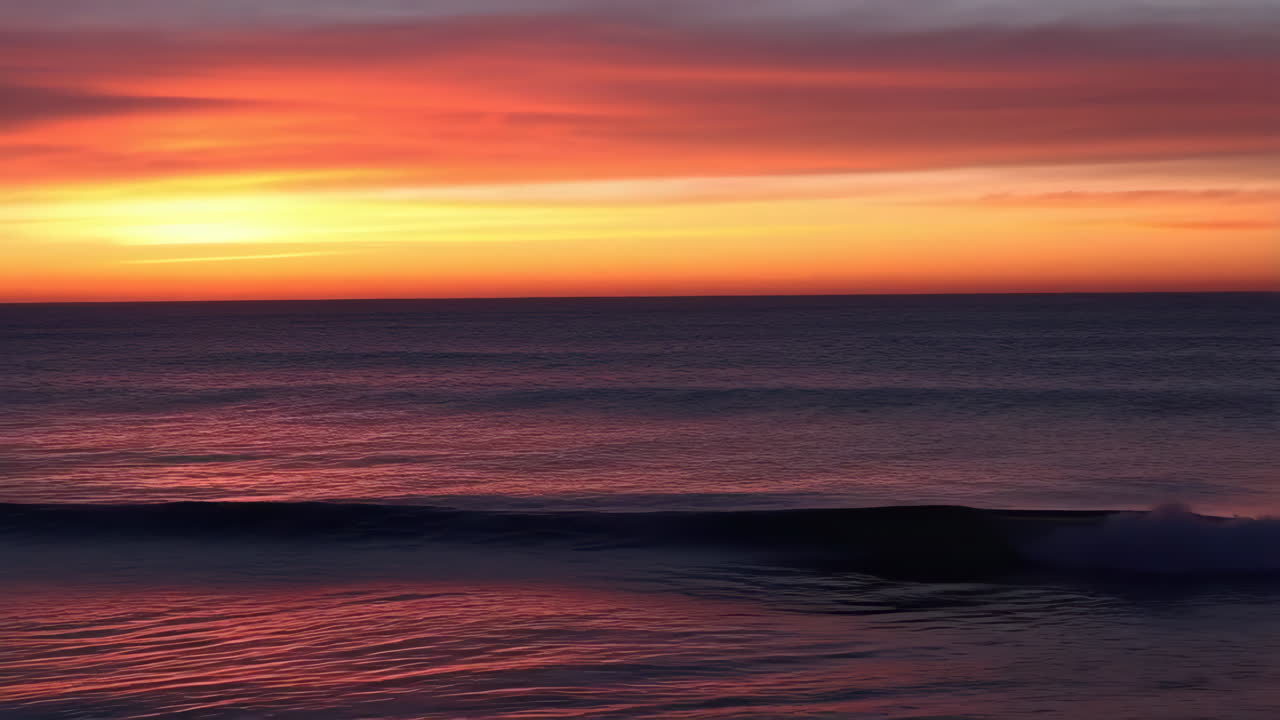 海の上の美しい夕暮れ